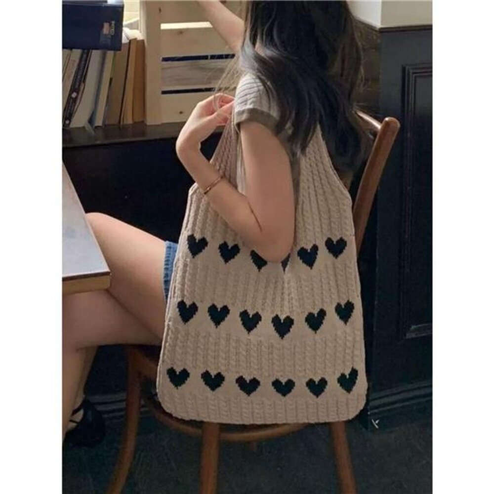Heart Pattern Knitted Handbag - Picture 3 of 6